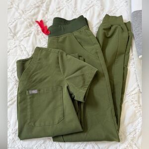 Figs Olive Green women’s scrub set